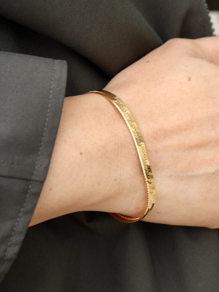 Mejuri jewelry : bold herringbone chain bracelet