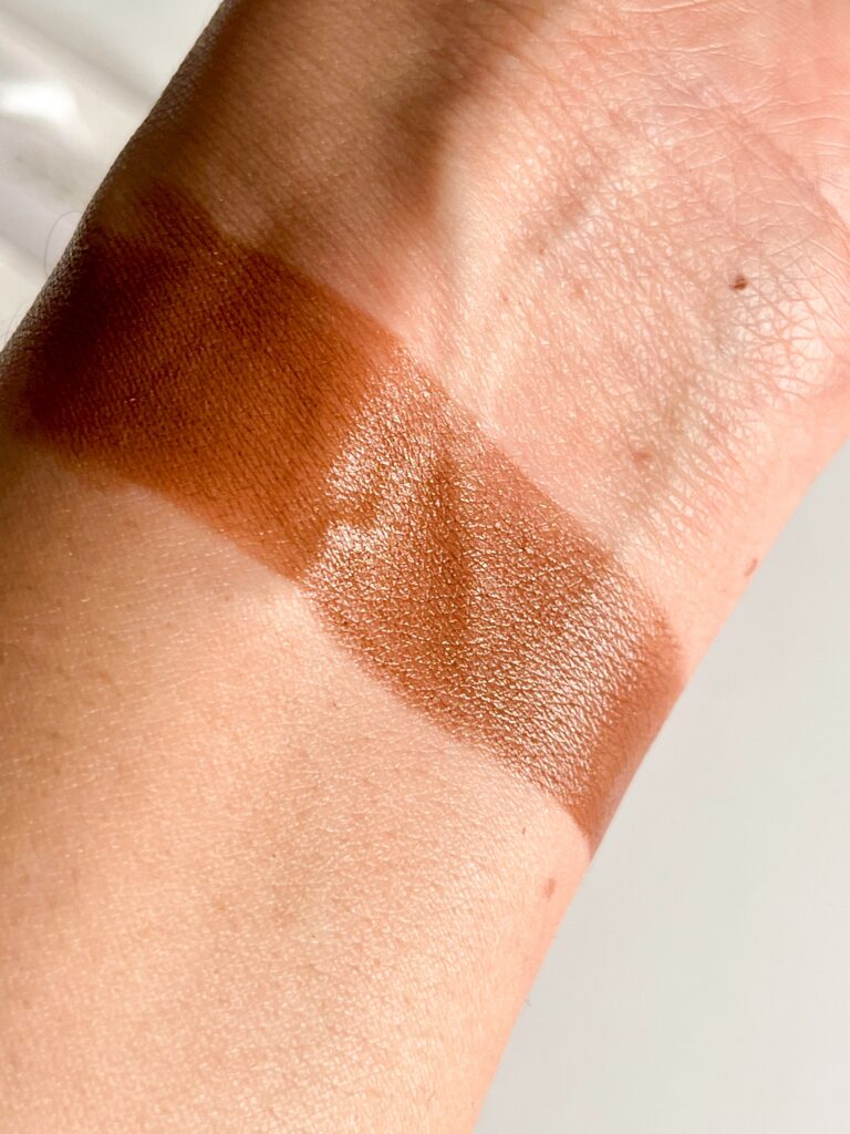 Swatch of Ogee Makeup : Sculpted face stick in shade copper