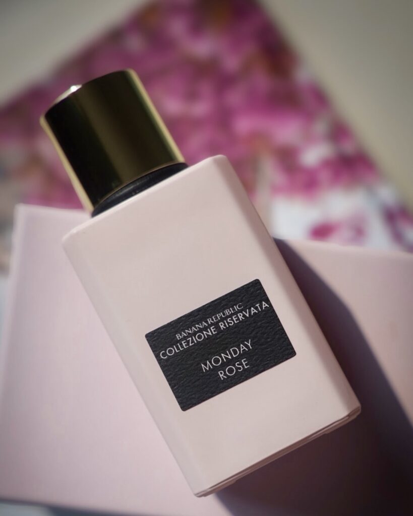 Banana Republic Monday Rose